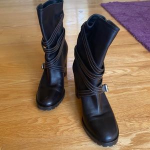 GIANVITO ROSSI BLACK HEELED BOOTS!